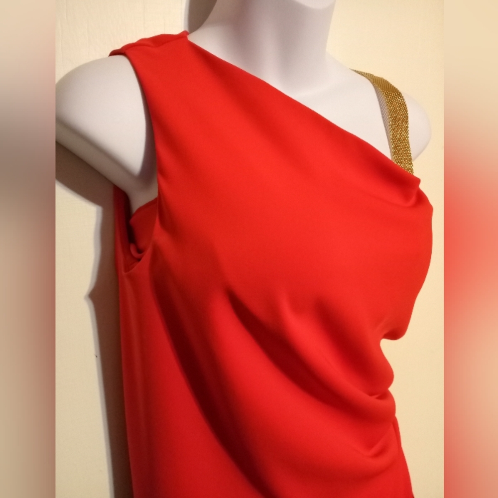 🛍️ BUNDLE ONLY🛍️Vintage Chic Red Midi Dress with Gold Strap Accent - Picture 8 of 11